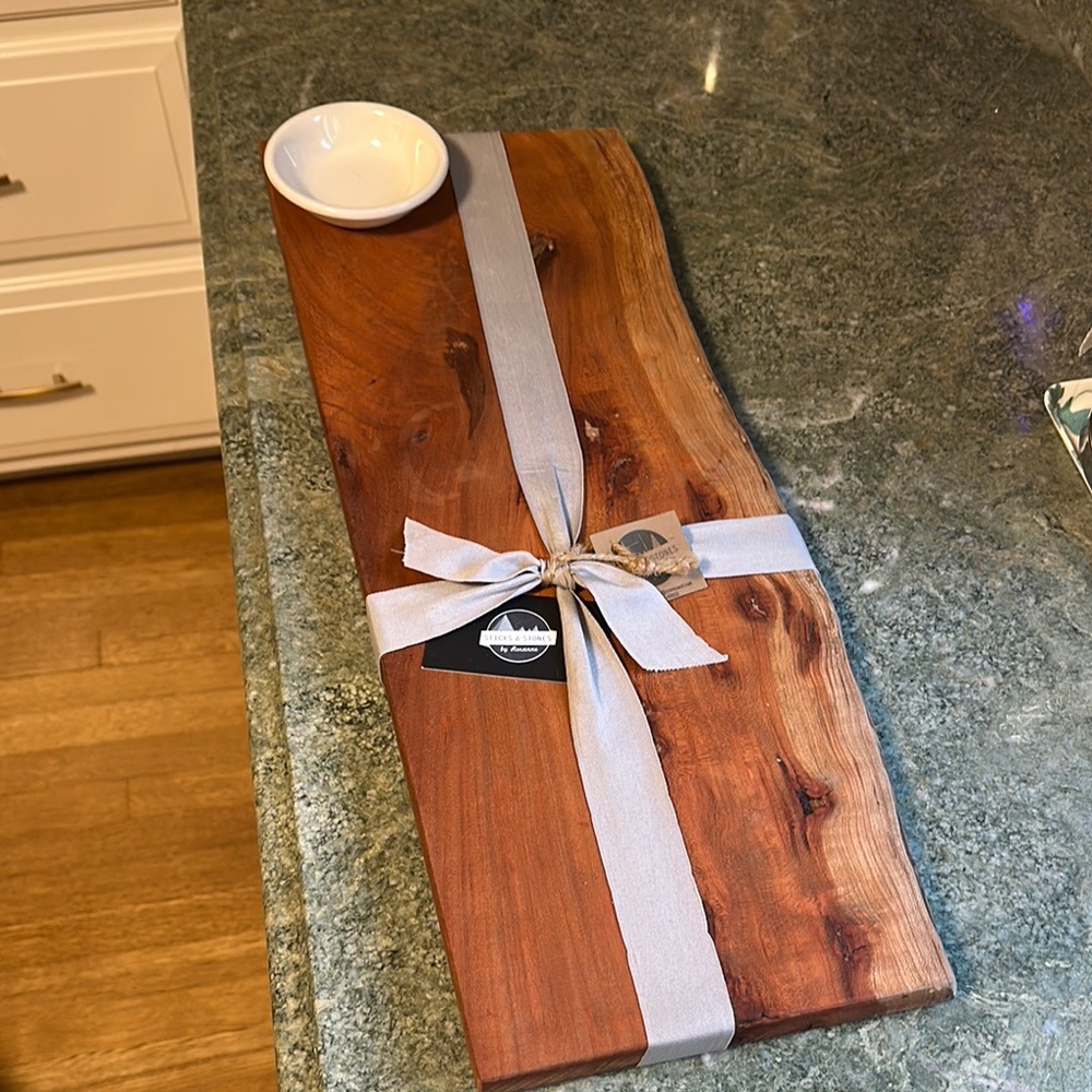 BNWT 24x8 live edge cherry serving charcuterie board with ceramic cup